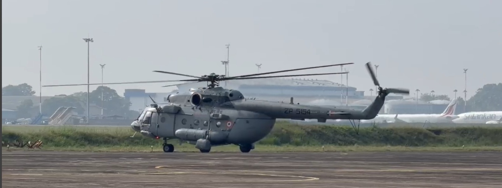 සිරස ශක්ති සහන යාත්‍රා උඩු ගුවනින් සහනාධාර ගෙනයයි